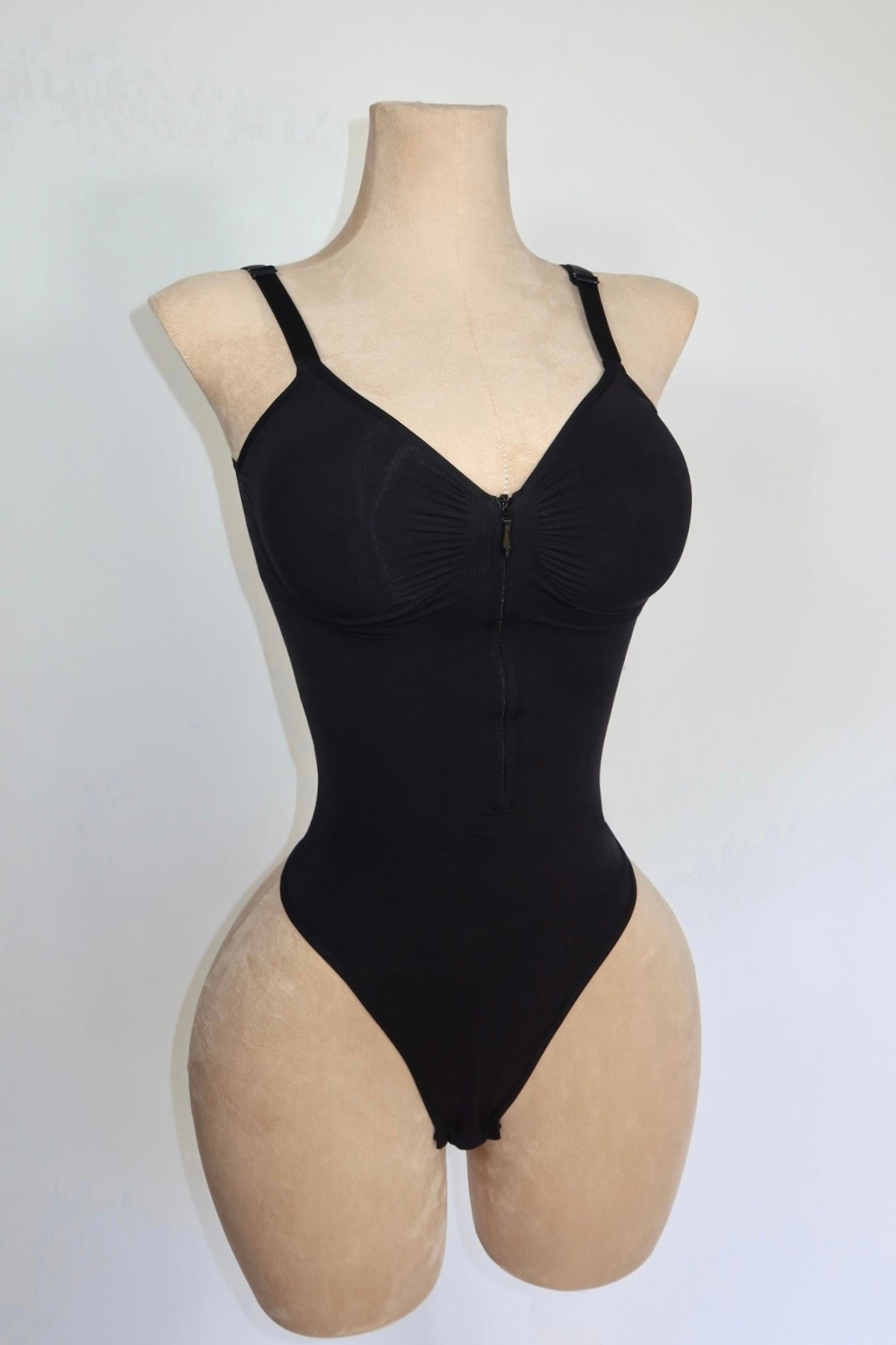 Body sculpt con cierre frontal