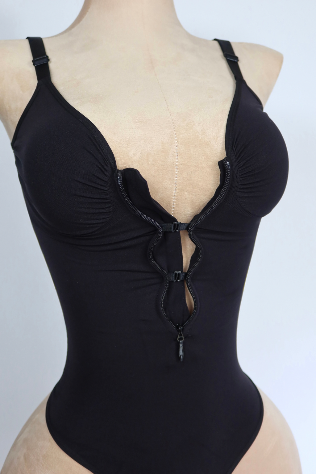 Body sculpt con cierre frontal
