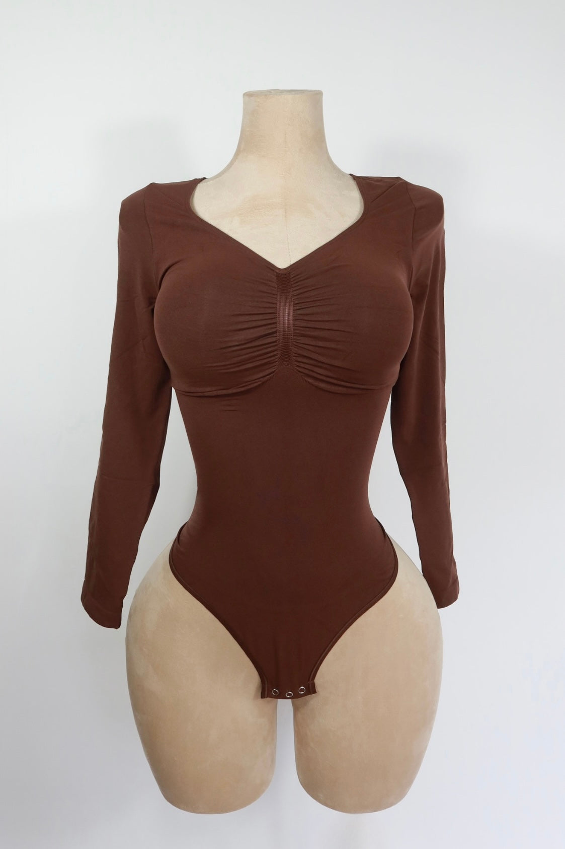 Body sculpt de manga larga con cuello "V"