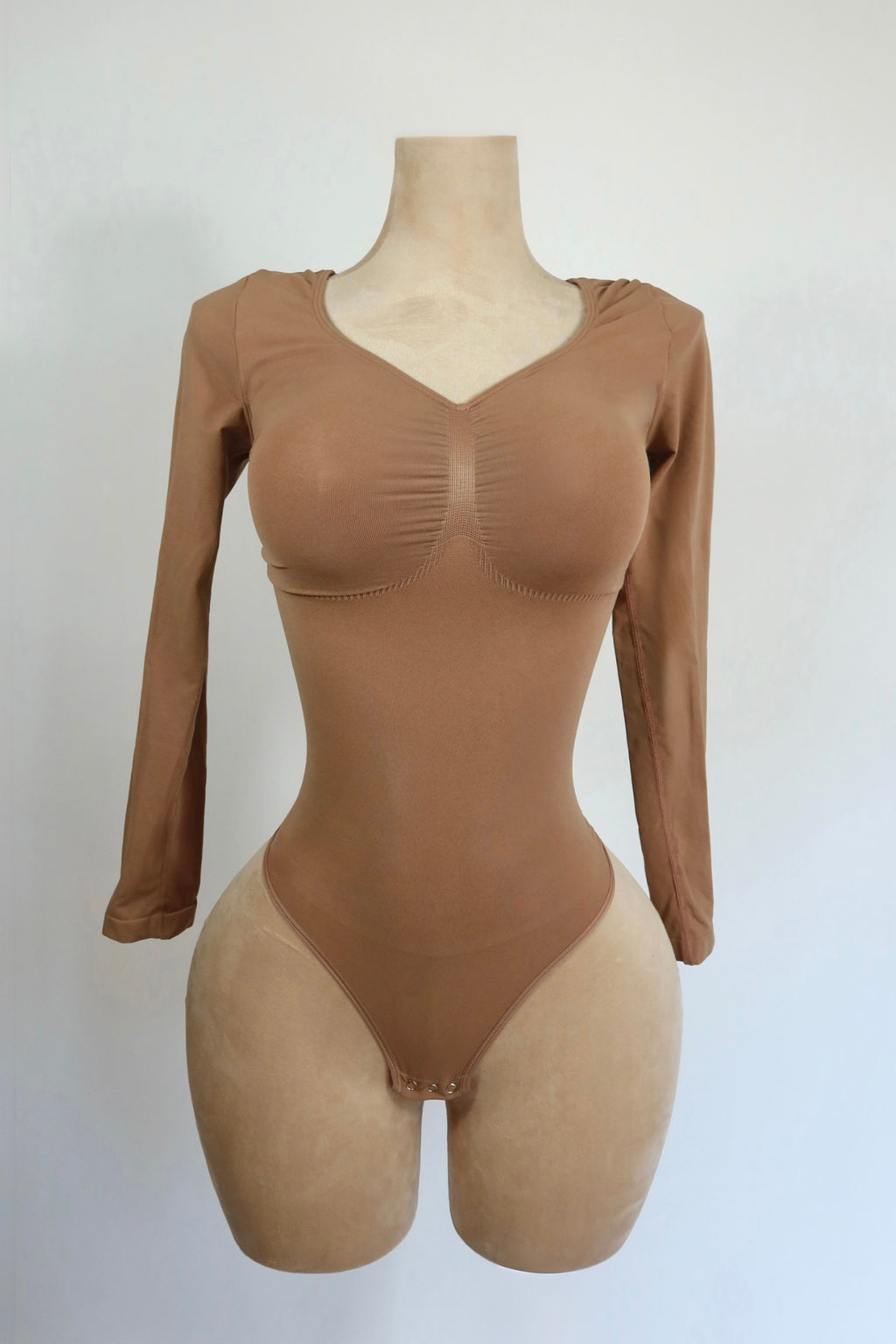 Body sculpt de manga larga con cuello "V"