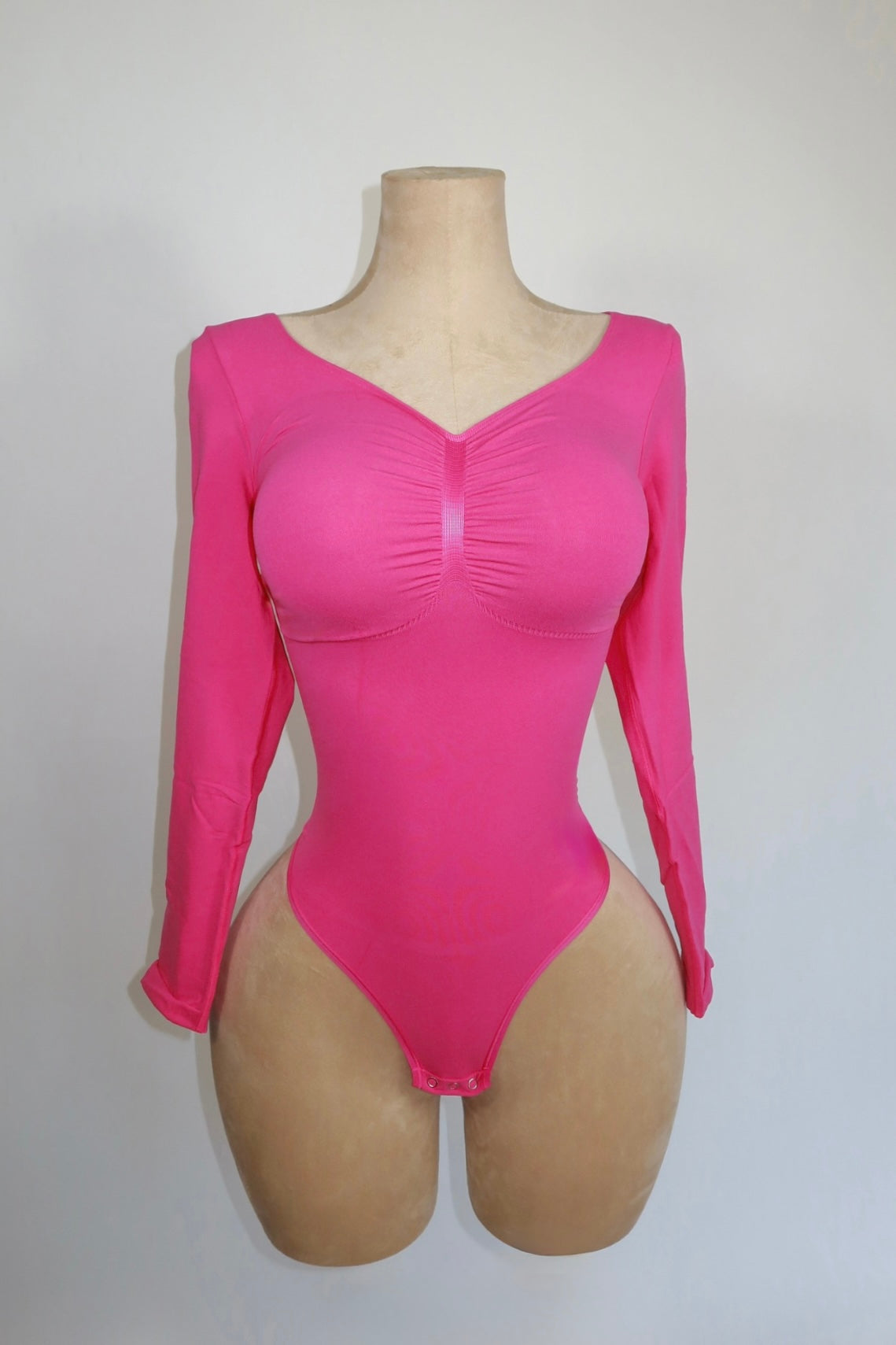 Body sculpt de manga larga con cuello "V"
